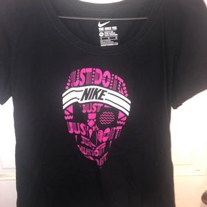 Nike skull tee